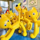 LOKET - Minka the plastic cat - Gele kat